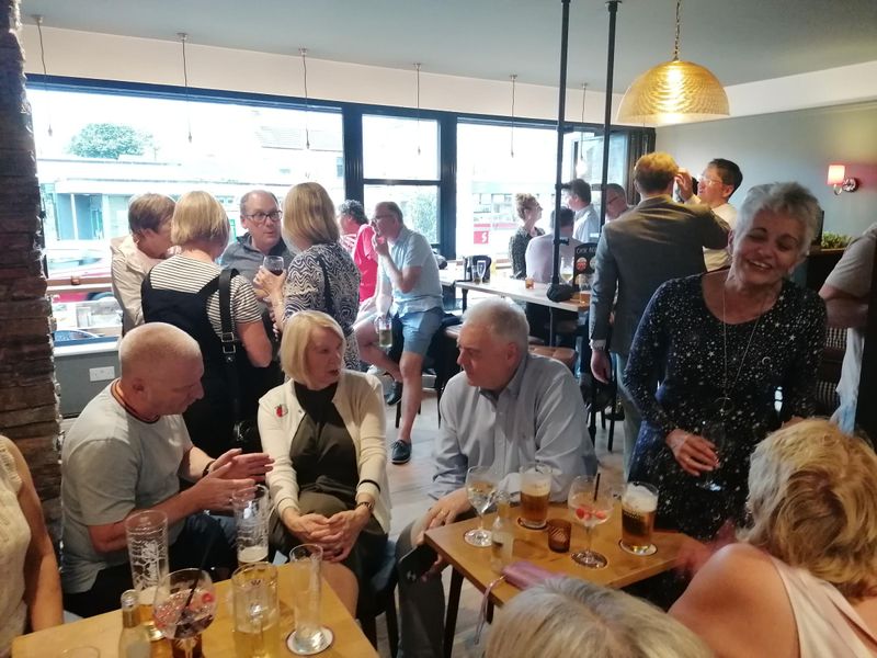 Fox Cub_Barrow upon Soar. (Pub, Customers). Published on 03-09-2024 