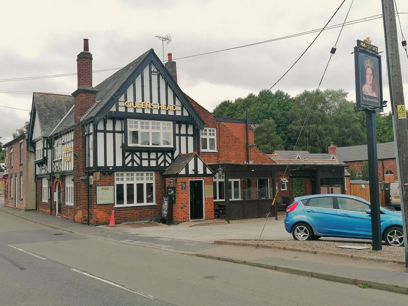 Queens-Head_Heather. (Pub, External). Published on 18-08-2025 