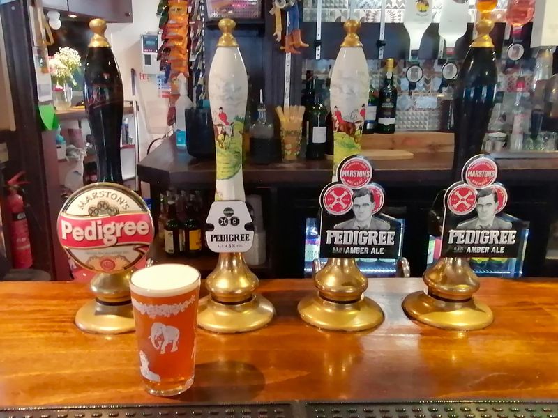 Queens-Head_Heather. (Pub, Bar). Published on 18-08-2025 