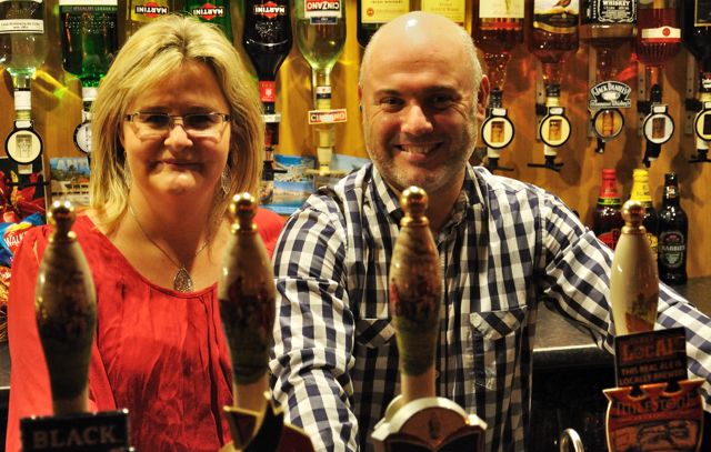 Rachel and Rob at Royal Oak. (Pub, Publican). Published on 01-01-1970
