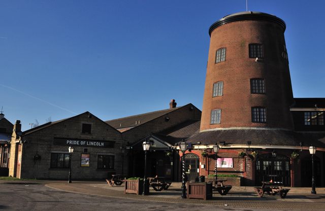 Pride Of Lincoln. (Pub, External, Key). Published on 01-01-1970