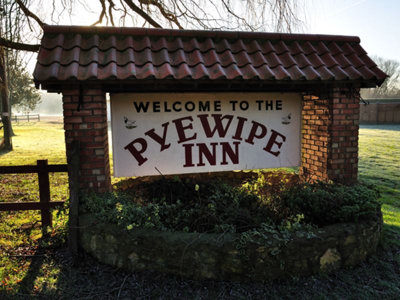 Pub sign at Pyewipe Inn, Lincoln. (Pub, Sign). Published on 01-01-1970 