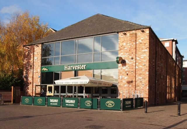 Harvester at Lincoln. (Pub, External, Key). Published on 01-01-1970
