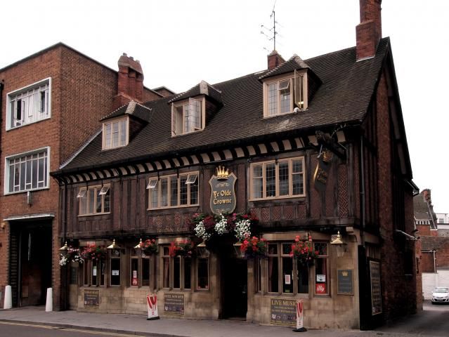 Olde Crowne at Lincoln. (Pub, External). Published on 01-01-1970