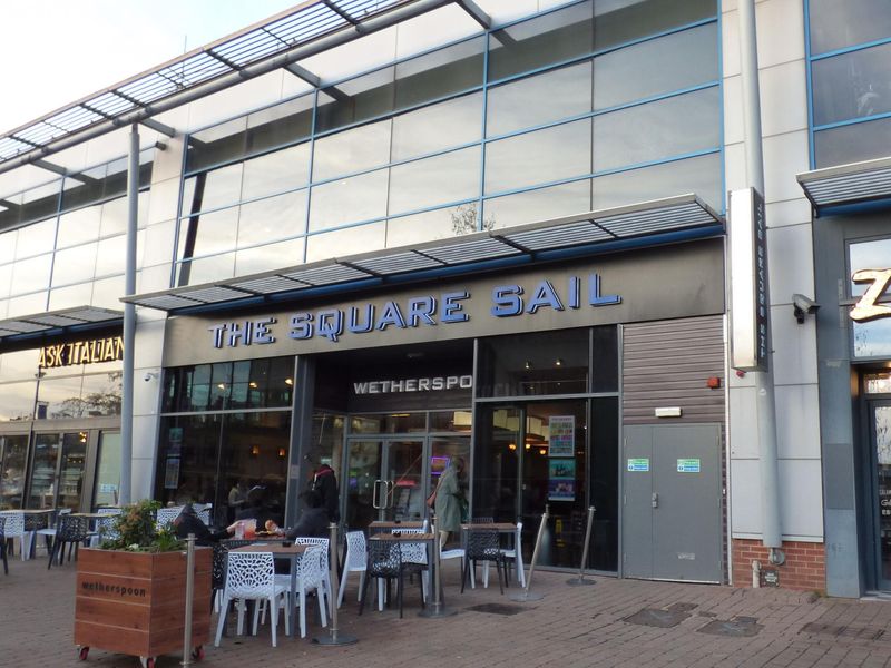 Square Sail in Lincoln. (Pub, External). Published on 01-01-1970