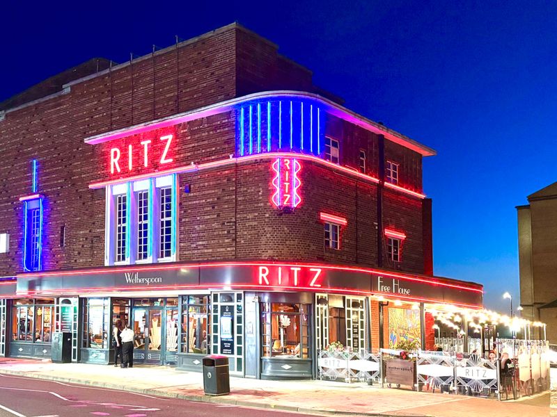 Ritz Lincoln. (Pub, External, Key). Published on 08-01-2026