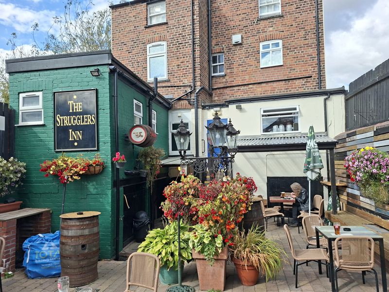 Strugglers In Lincoln. (Pub, Garden). Published on 09-12-2026
