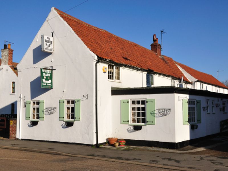 White Hart at Newton on Trent. (Pub, External, Key). Published on 01-01-1970