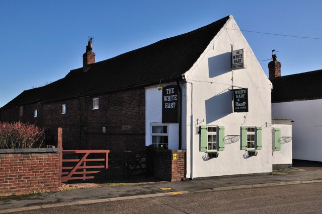 White Hart at Newton on Trent. (Pub, External). Published on 01-01-1970