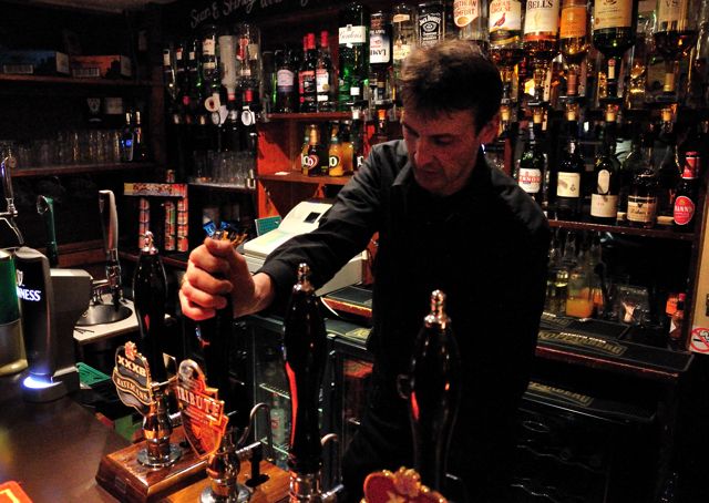 Bar at White Hart. (Pub, Bar, Publican). Published on 01-01-1970