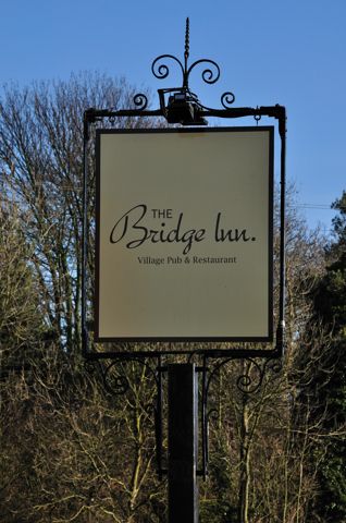 Pub sign Bridge Inn. (Pub, Sign). Published on 01-01-1970