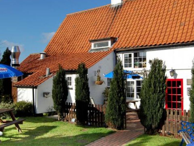White Hart at North Scarle. (Pub, External). Published on 01-01-1970