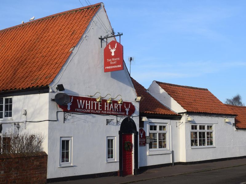 White Hart at North Scarle. (Pub, External, Key). Published on 01-01-1970