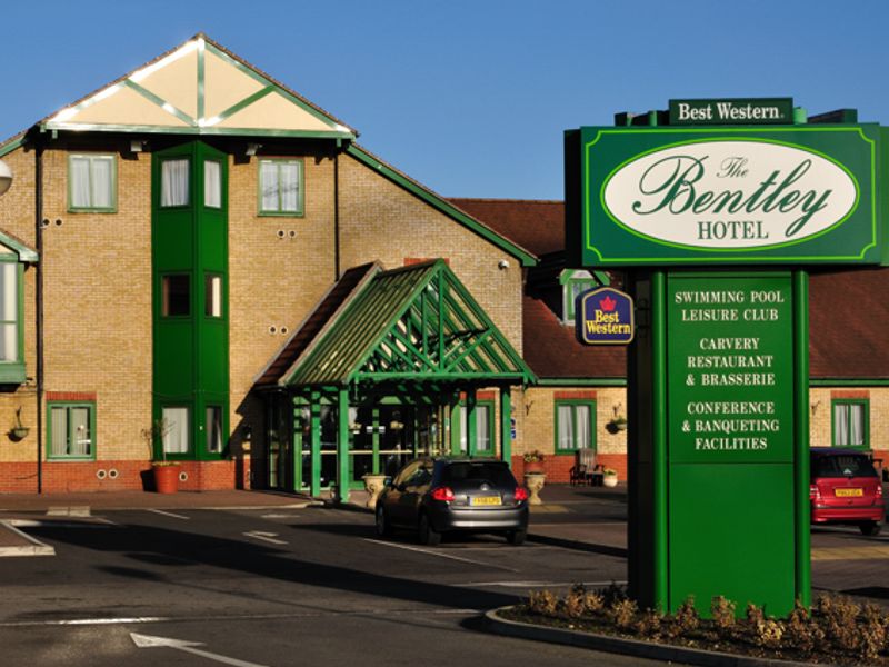 Bentley Hotel at South Hykeham. (Pub, External, Key). Published on 01-01-1970
