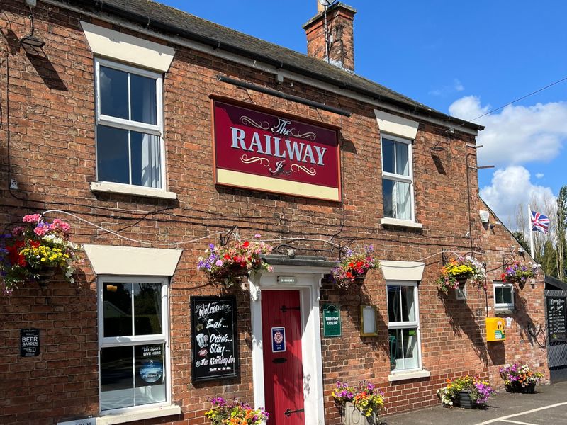 Railway at Thorpe on the Hil. (Pub, External). Published on 01-01-1970 