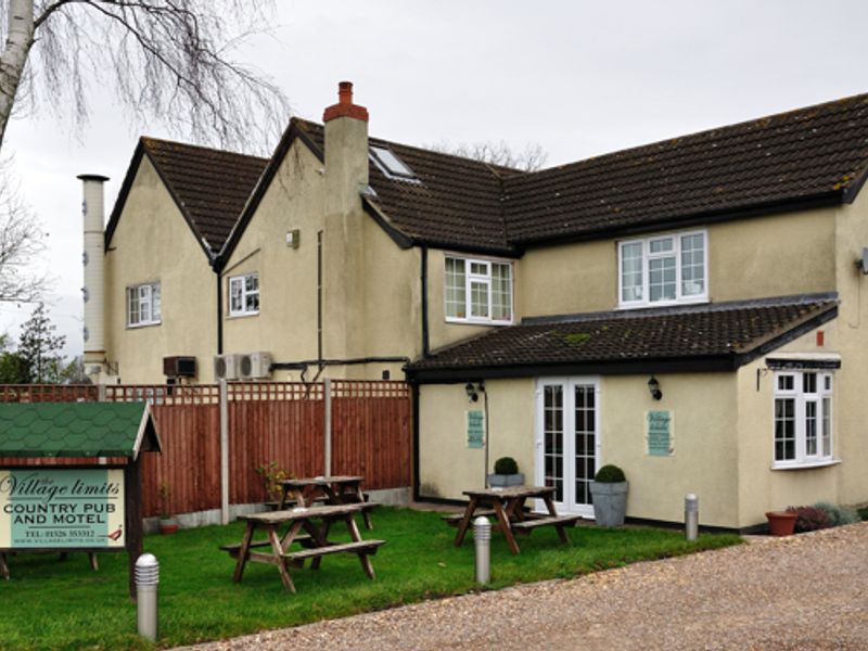 Village Limits at Woodhall Spa. (Pub, External, Key). Published on 01-01-2012 