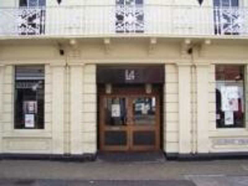 L4 Bar at Lincoln. (Pub). Published on 01-01-1970