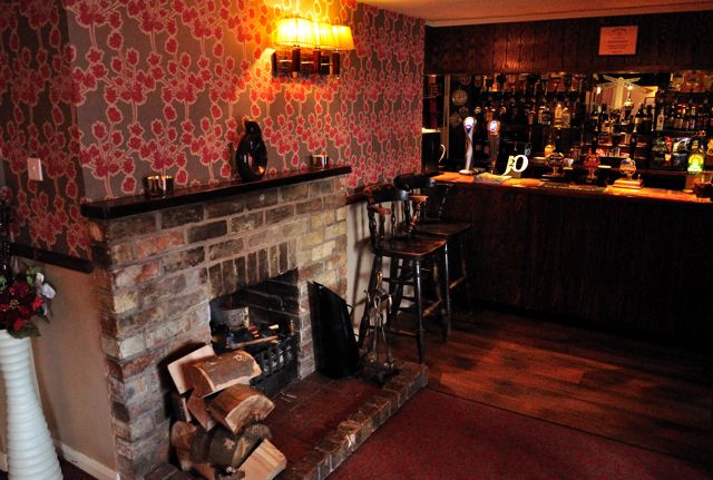 Bar at Cross Roads Inn. (Pub, Bar). Published on 01-01-1970