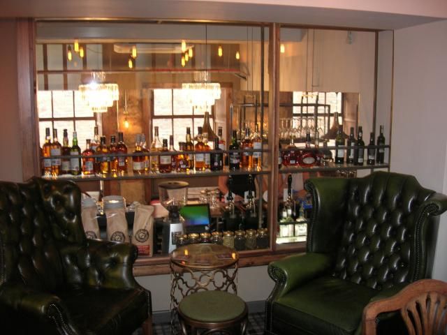 Cardinal's Hat at Lincoln. (Pub, Bar). Published on 01-01-1970