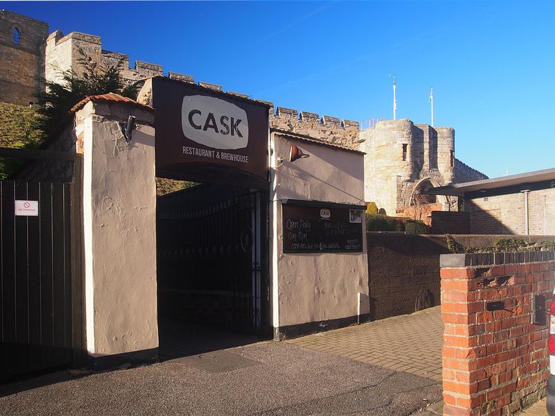 Cask at Lincoln. (Pub, External, Key). Published on 01-01-1970 