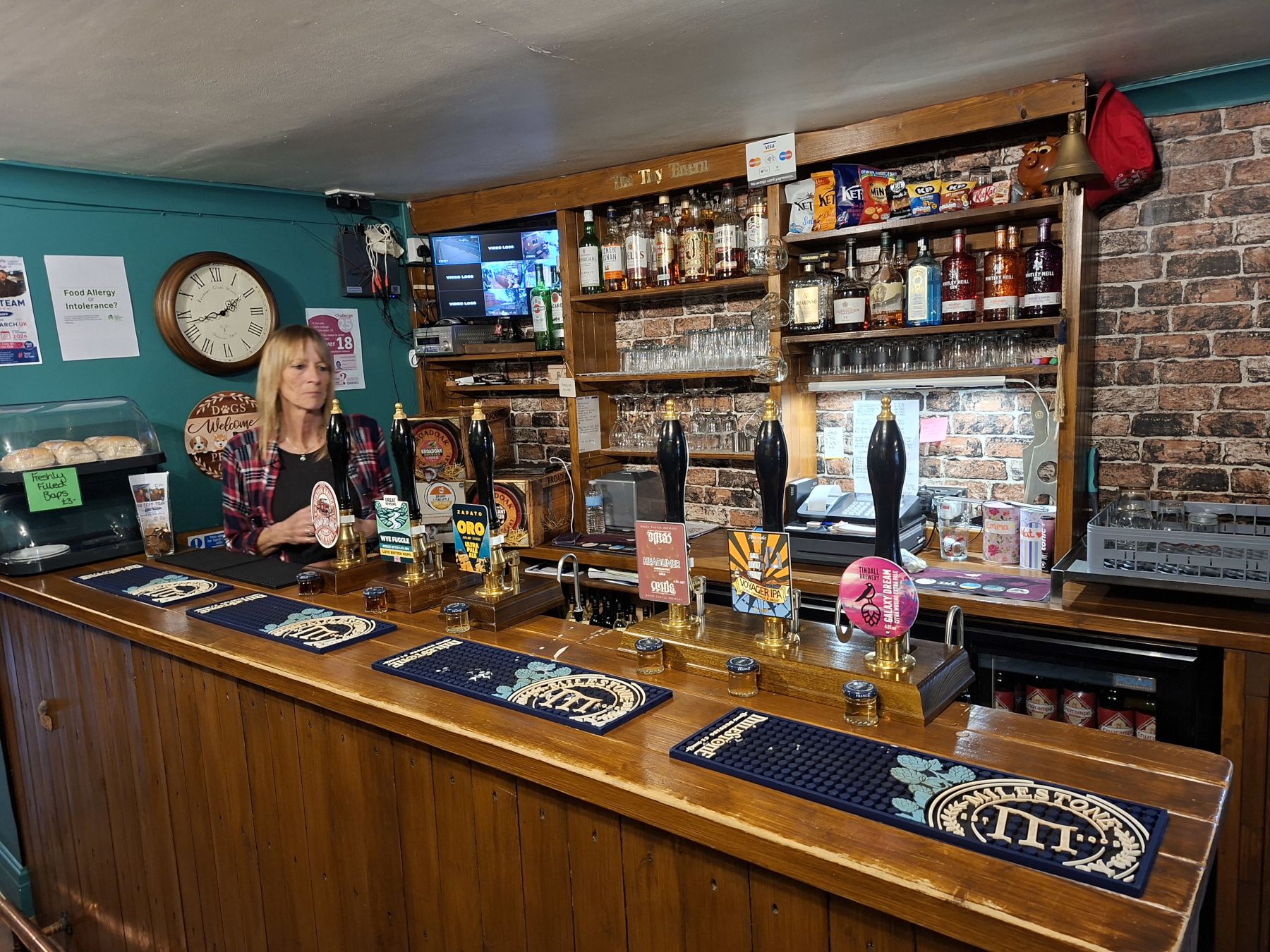 Tiny Tavern in Lincoln. (Pub, Bar). Published on 09-12-2026