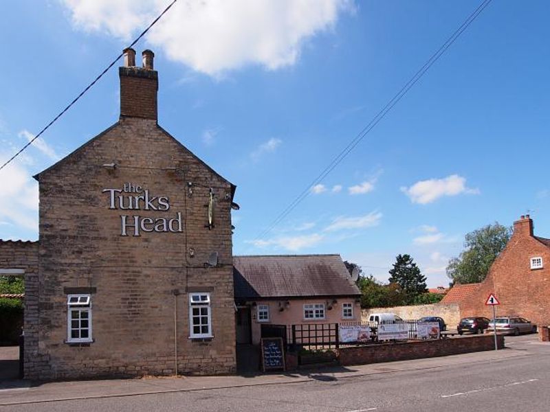 Turks Head at Heighington. (Pub, External). Published on 06-12-2014