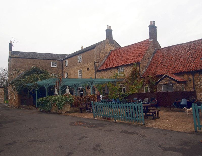 George Hotel at Leadenham. (Pub, External). Published on 11-09-2018