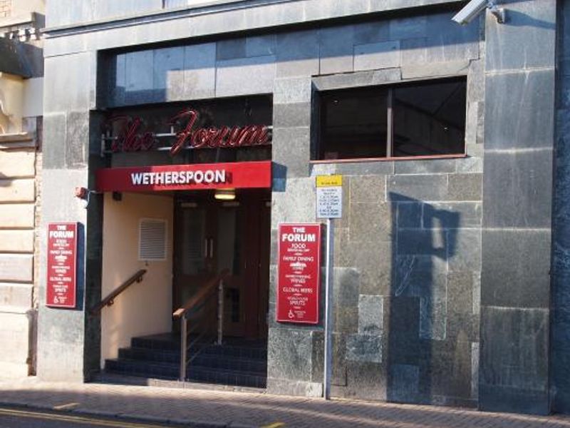Forum at Lincoln. (Pub, External). Published on 01-01-1970
