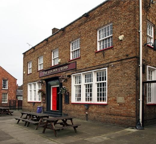 Golden Cross in Lincoln. (Pub, External, Key). Published on 01-01-1970