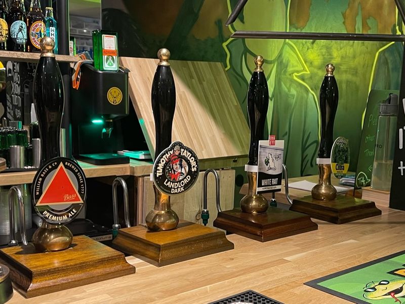 Hand Pulls. (Pub). Published on 02-01-2024