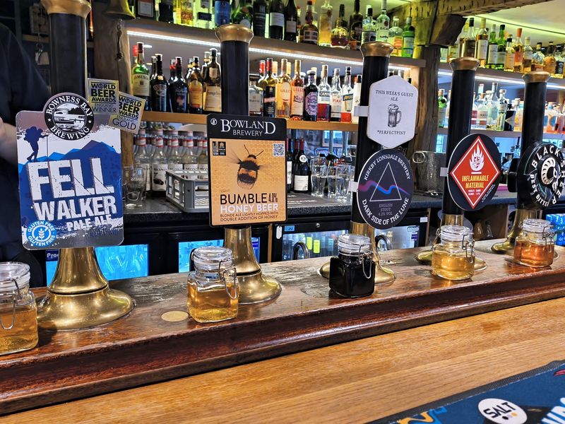 (Bar). Published on 08-10-2025 