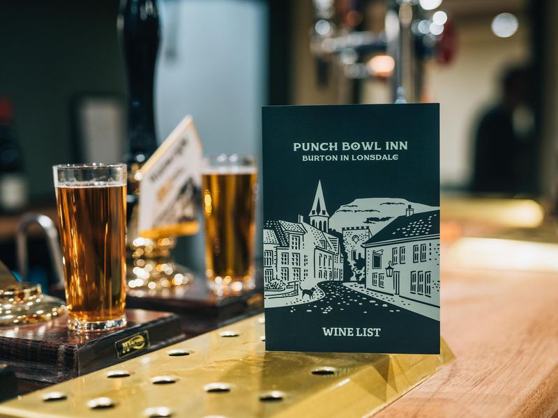 Glasses 2026. (Bar). Published on 05-04-2026 