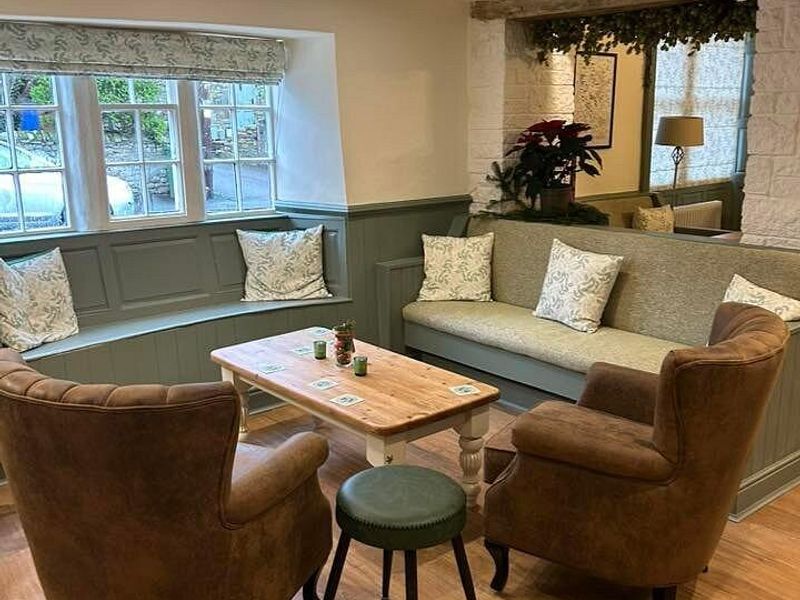 Comfy Chairs(2) 2026. (Pub). Published on 05-04-2026 