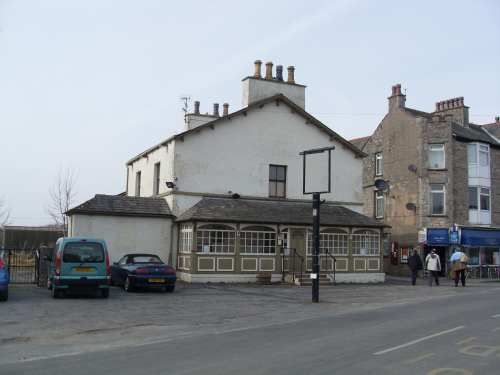 Royal-Silverdale-The Royal closed in 2013-2013-04-07. (Pub, External). Published on 24-07-2013