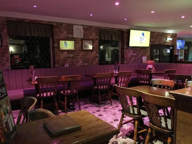Seating Area.. (Restaurant). Published on 20-11-2015