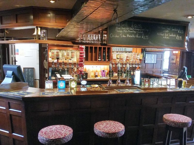 (Pub, Bar). Published on 01-04-2018