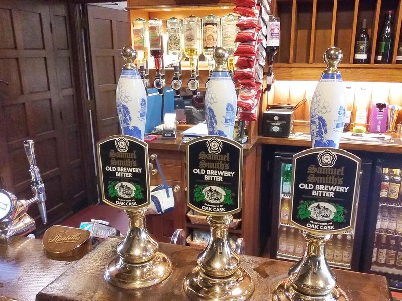 (Pub, Bar). Published on 01-04-2018