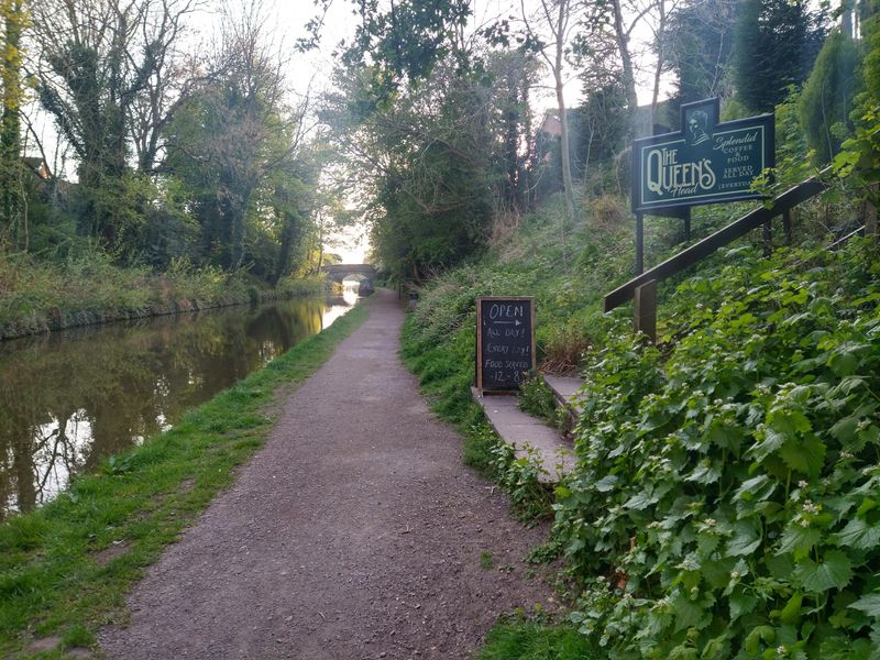 Canal behind pub. Published on 09-05-2022 