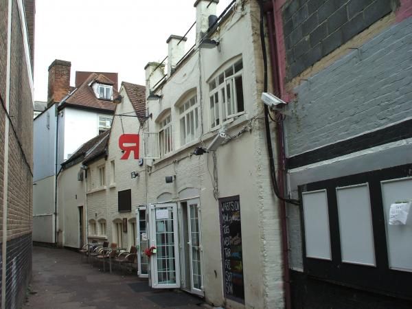 R Bar - Maidstone. (Pub, External, Key). Published on 22-03-2016