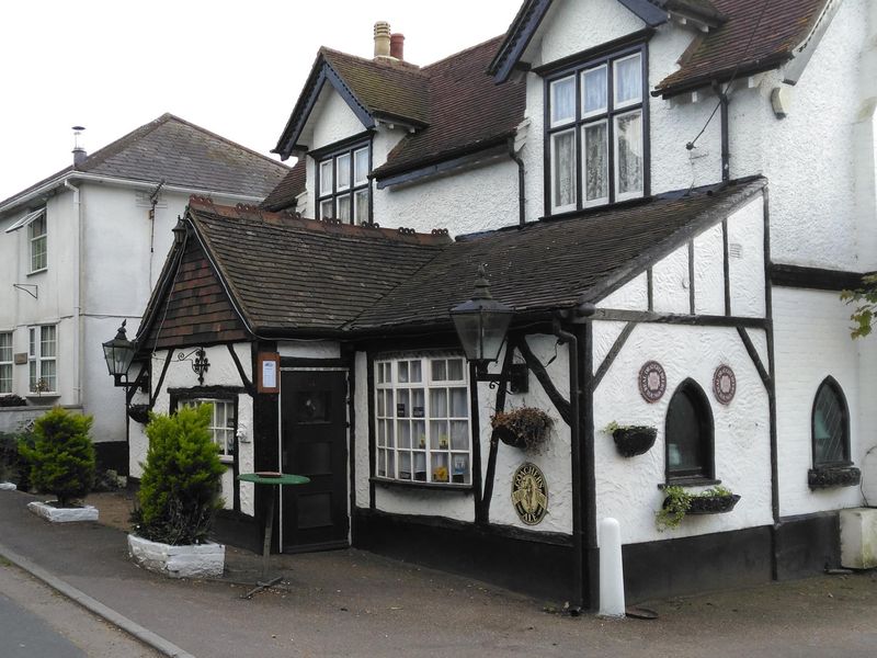 White House. (Pub, External, Key). Published on 25-05-2017 