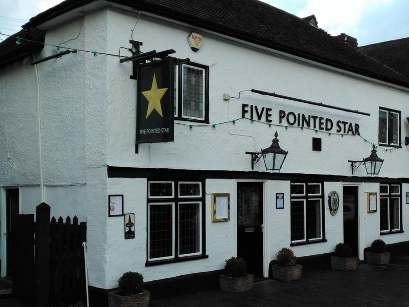Five Pointed Star - West Malling. (Pub, External, Key). Published on 24-11-2017