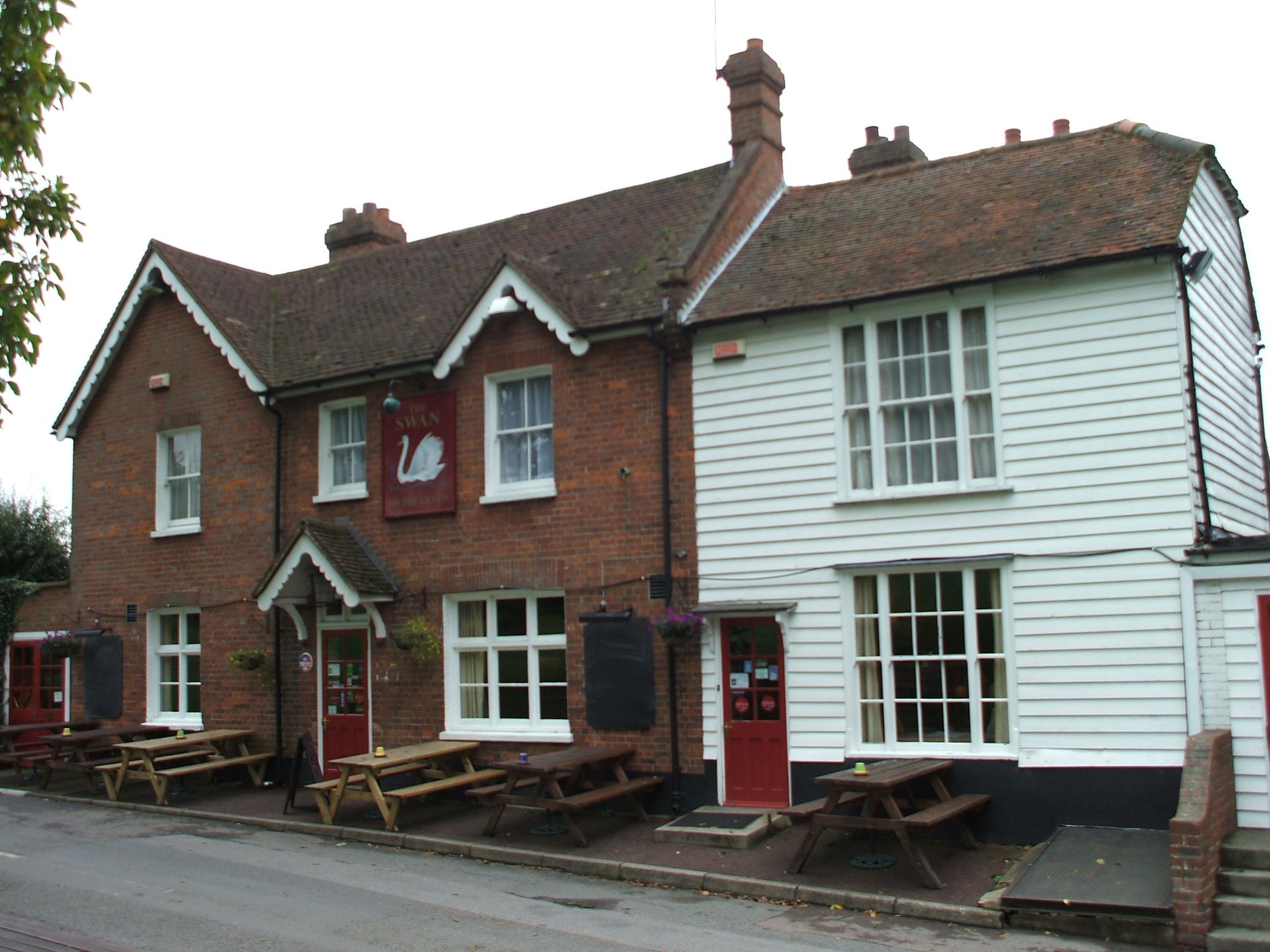 Swan on the Green - West Peckham. (Pub, External, Key). Published on 06-05-2013