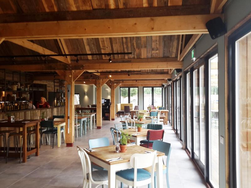 Boathouse - Yalding (Restaurant). (Pub, Restaurant). Published on 05-06-2018