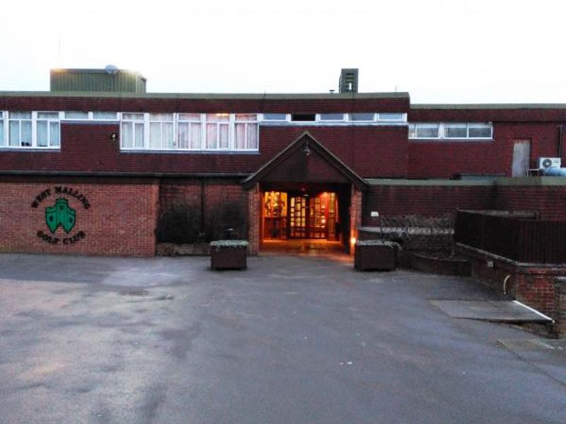 West Malling Golf Club, Addington - Entrance to clubhouse. (Pub, External, Key). Published on 22-01-2016
