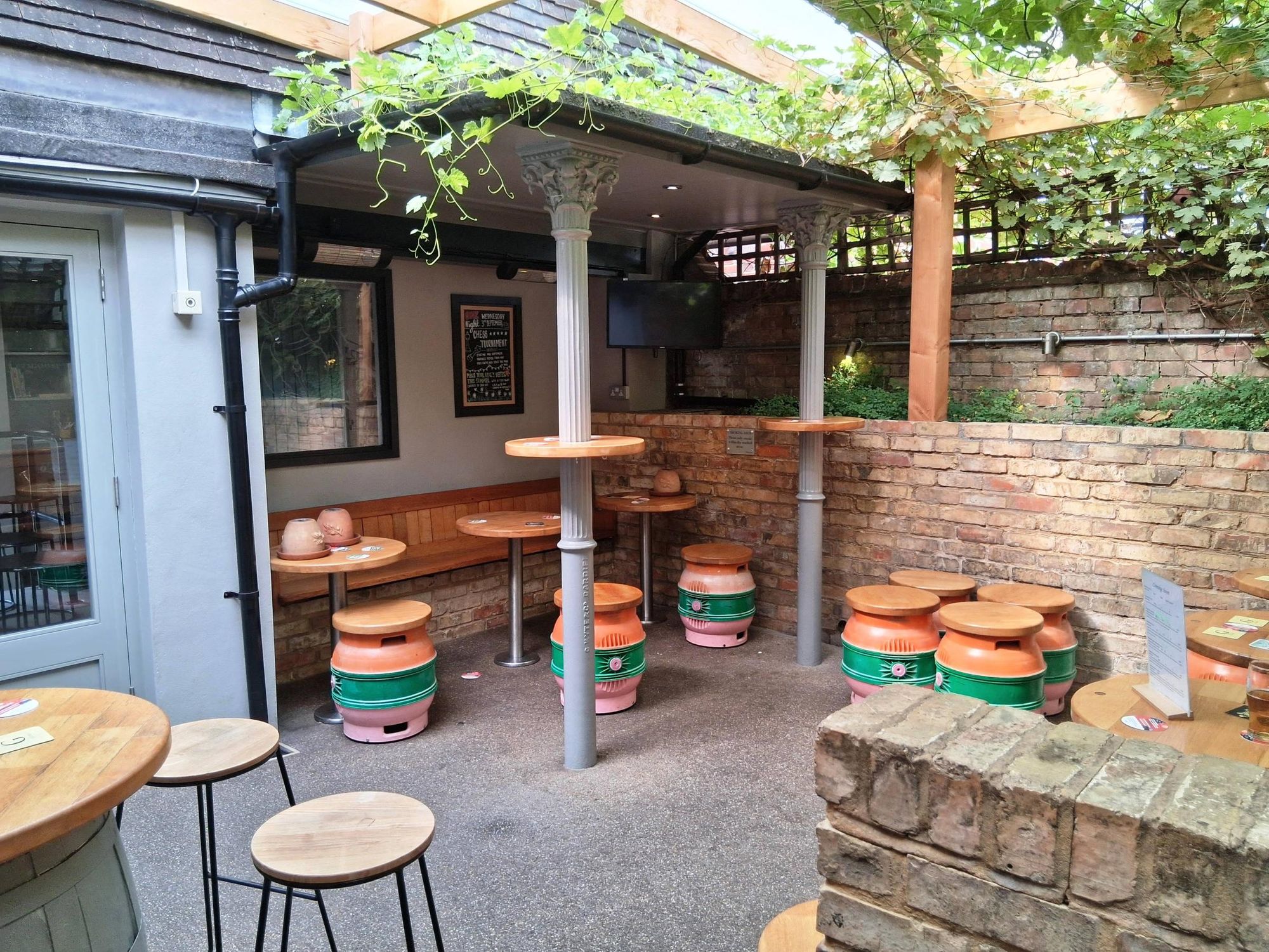 Malling Jug_Garden - West Malling. (Pub, Garden). Published on 27-08-2025