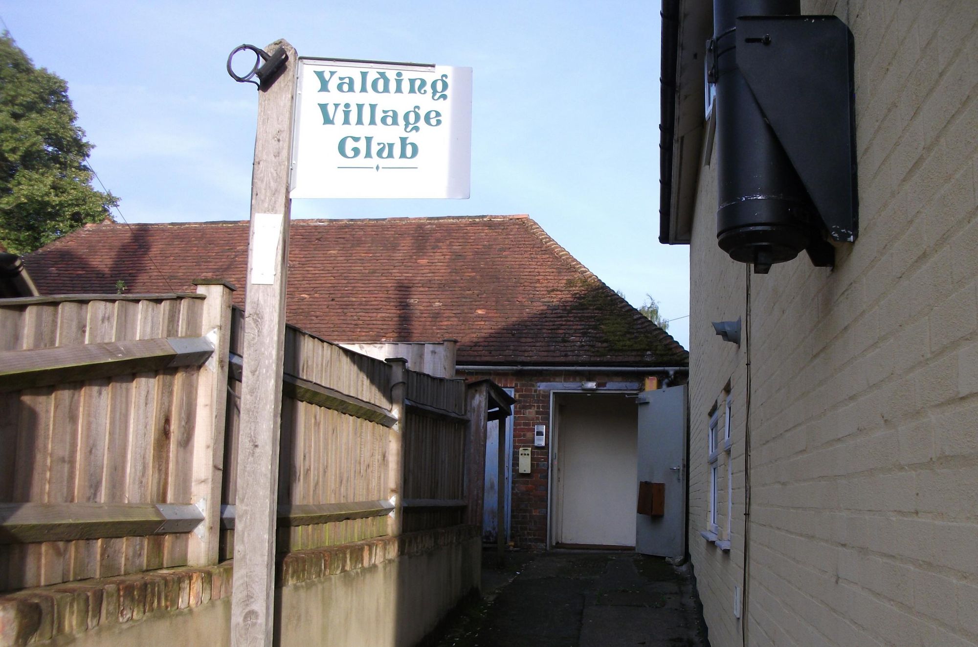 Yalding Village Club - Yading. (Pub, External, Sign, Key). Published on 17-08-2017