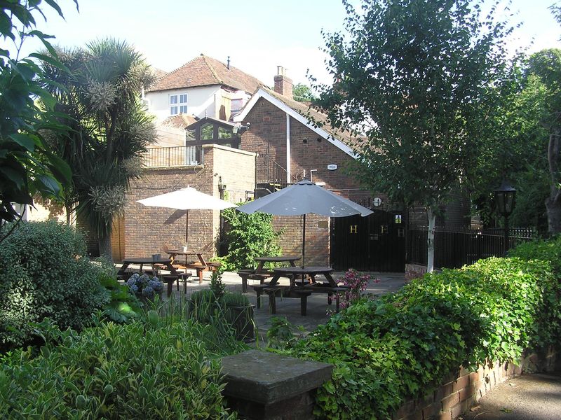 (Pub, External, Garden). Published on 19-06-2017