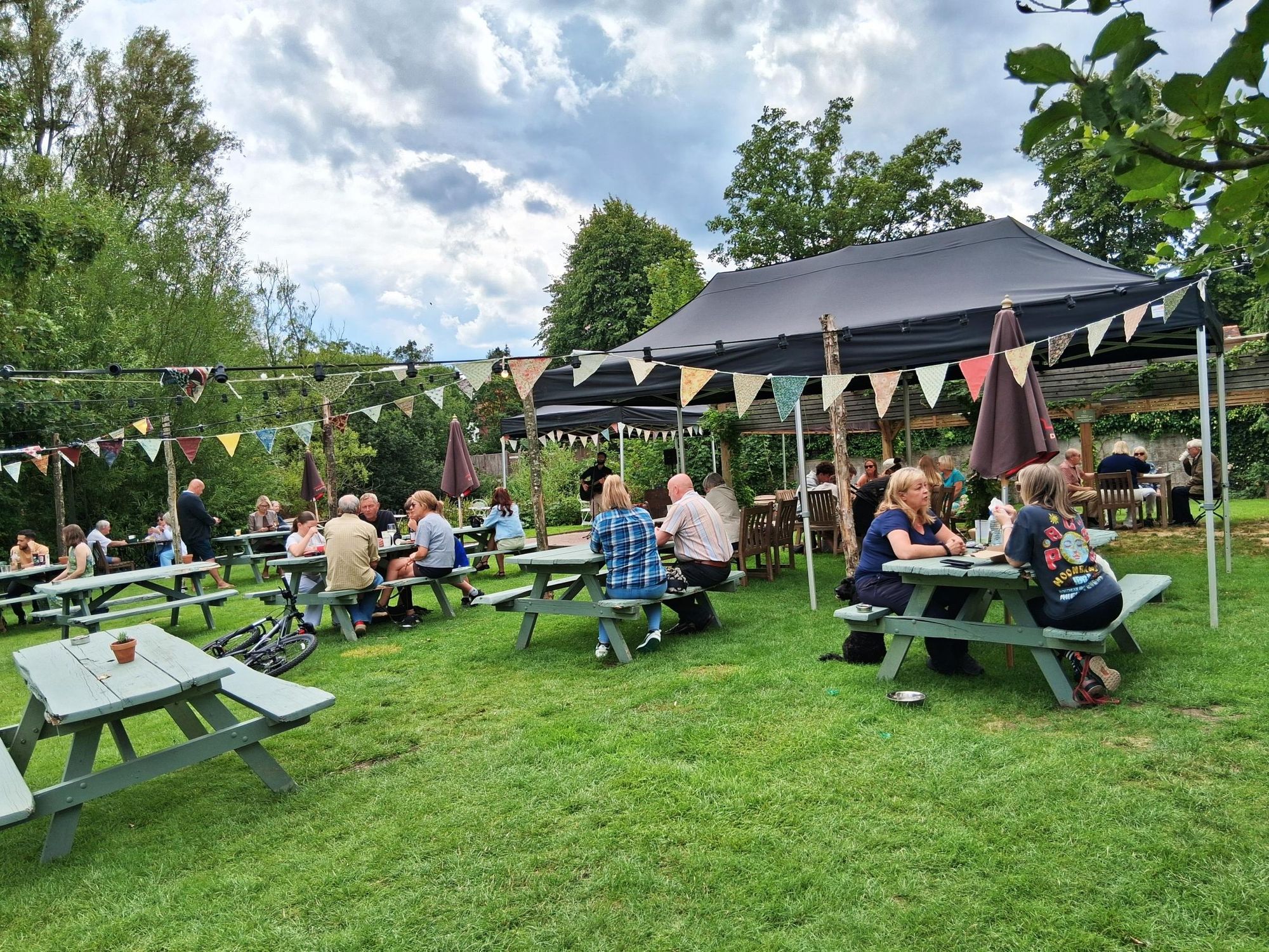 Eight Bells (Garden) - Hawkhurst. (Pub, External, Garden). Published on 10-08-2025