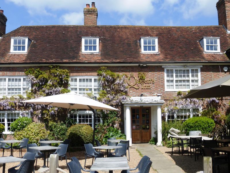 Queen's Inn - Hawkhurst. (Pub, External, Key). Published on 13-05-2024