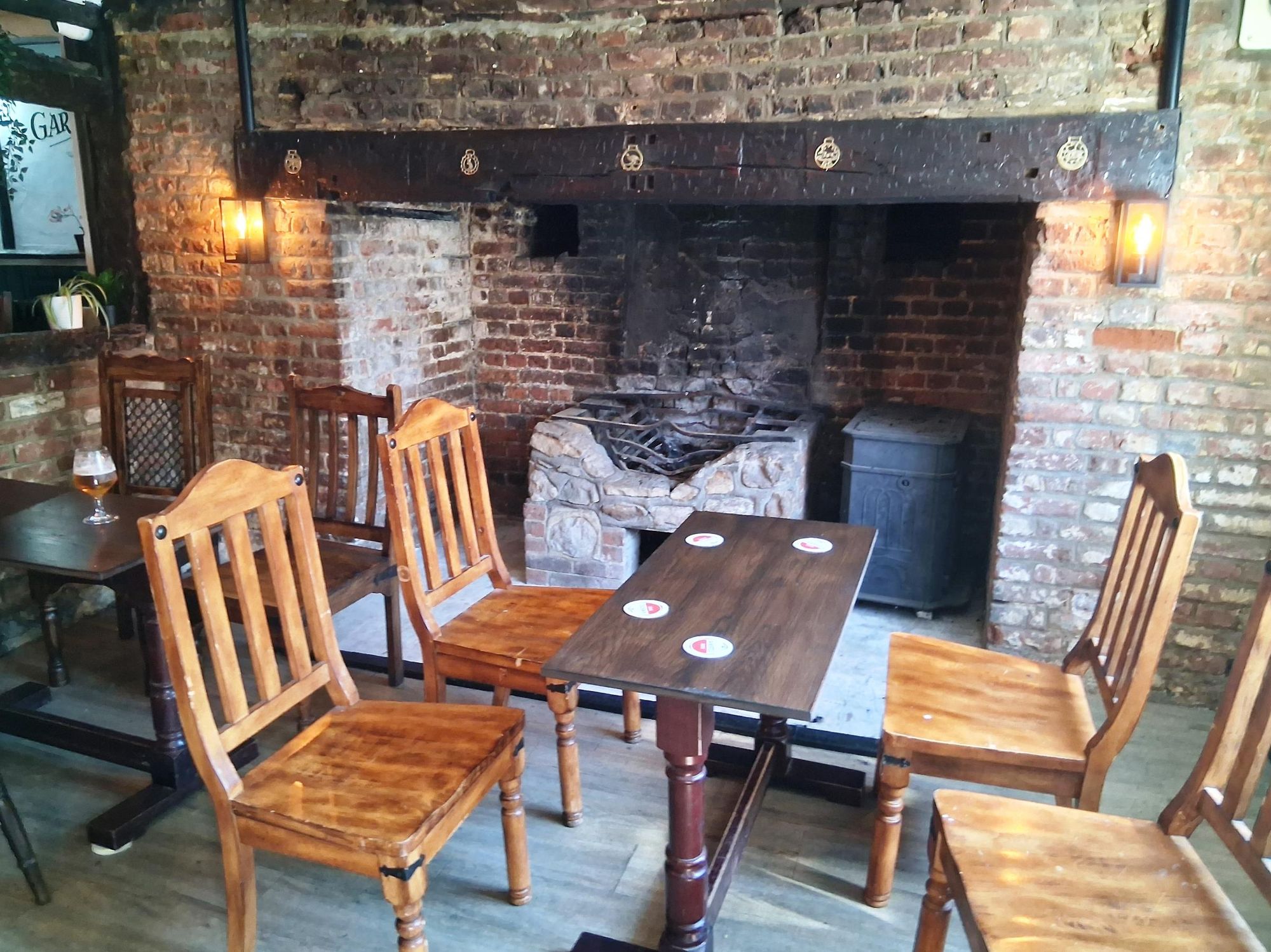 Monk's Head (fireplace and seating) - Larkfield. (Pub). Published on 27-08-2025